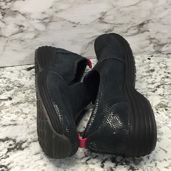 Koi By Sanita Women's Professional Black Nursing Clogs - Picture 10 of 12